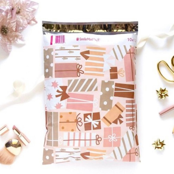 Holiday Gifts Poly Bags Designer Shipping Bags Nwt - Picture 2 of 3